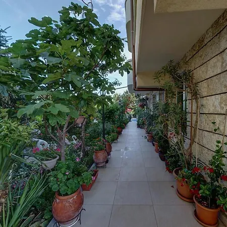 Family Gogov Hotel Sinemoretz