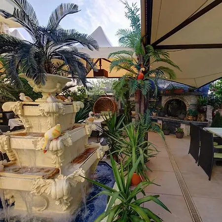 Family Gogov Hotel 2*