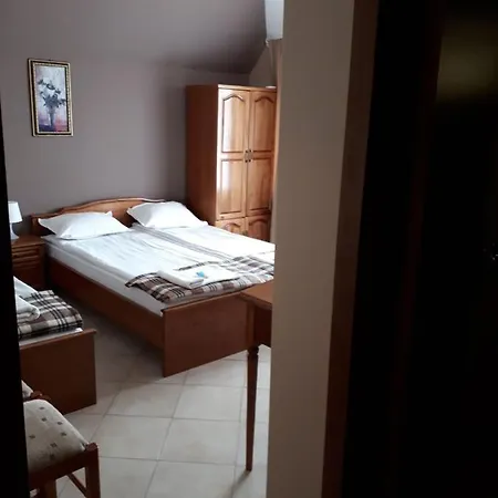 Family Gogov Hotel 2*